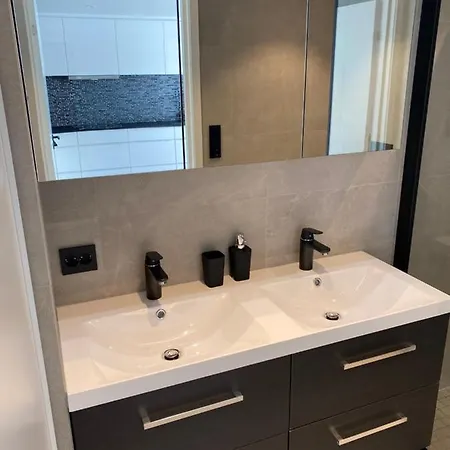 Holiday home Arostunet 3 *